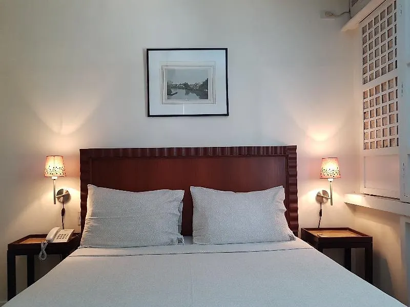 Charming La Casita Mercedes, 5Br And 5Tb For Family And Friends Staycation Bed & Breakfast Makati City
