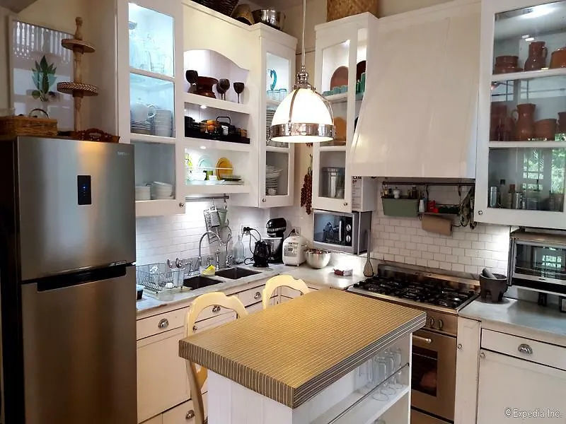 *** Bed and breakfast La Casita Mercedes Makati City Filipinas